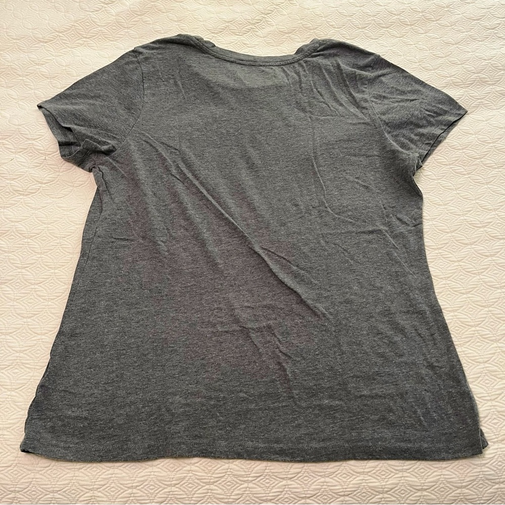 Old Navy Collectabilitees Peanuts Snoopy Vampire Halloween Shirt (size XL) - Picture 3 of 3